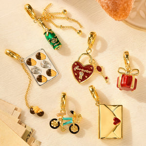 Fizz & Rizz by Yorkett Jewelry Mystery Box with Amelia Collectible Themed Charms Chain Bracelet Adjustable Pendant